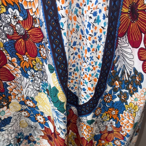 Floral Sleeveless Dress with Navy Accents - Picture 4 of 7